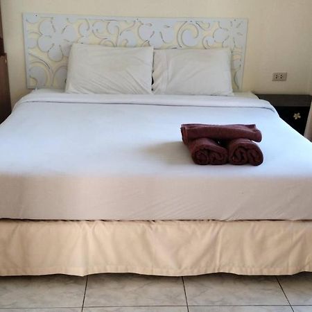 Massuwan Karon Beach Ban Saiyuan Dış mekan fotoğraf